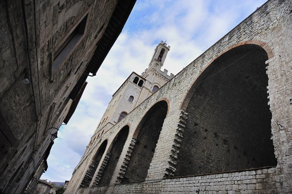 Appartement La Signora Dei Fiori à Gubbio Extérieur photo