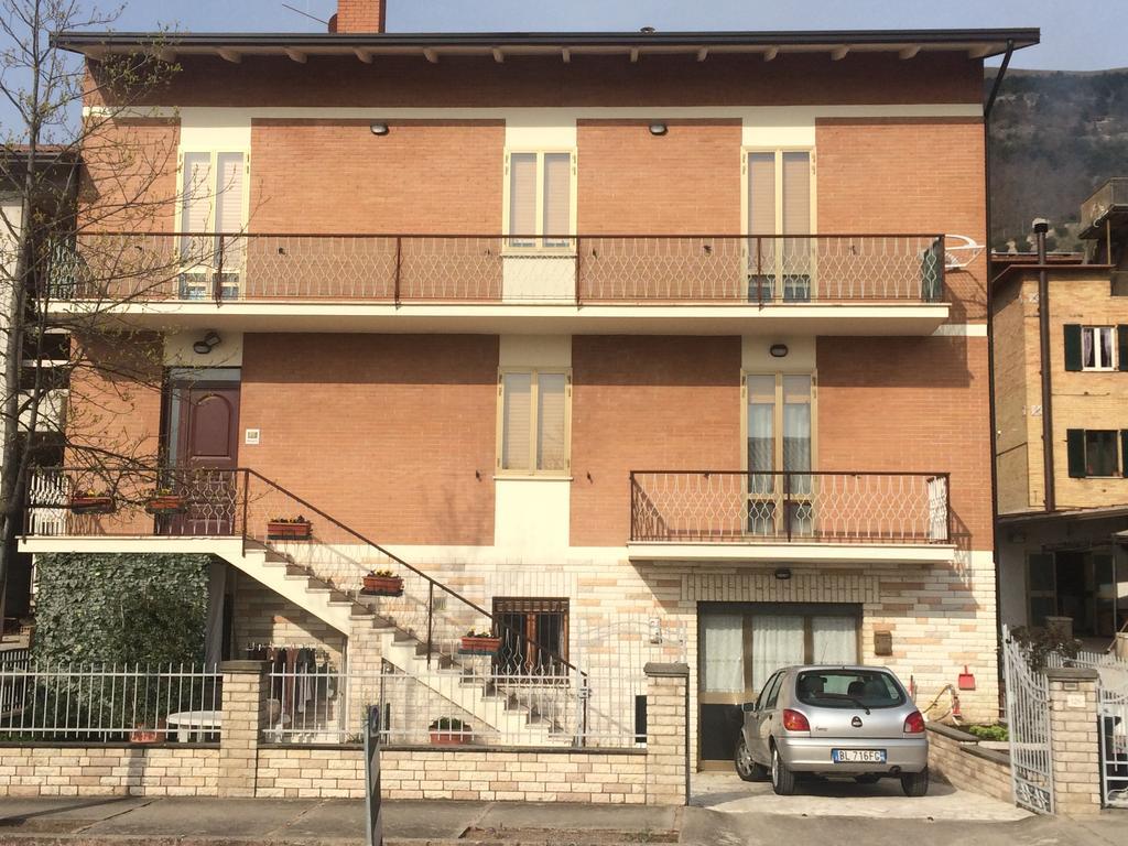 Appartement La Signora Dei Fiori à Gubbio Extérieur photo