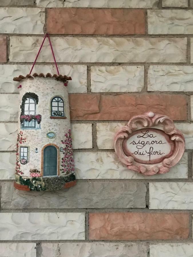 Appartement La Signora Dei Fiori à Gubbio Extérieur photo